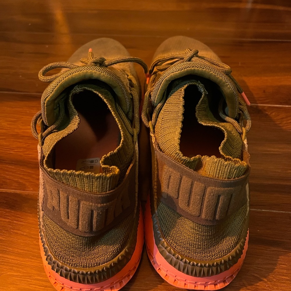 Puma Shoes Size 10 - Picture 3 of 3